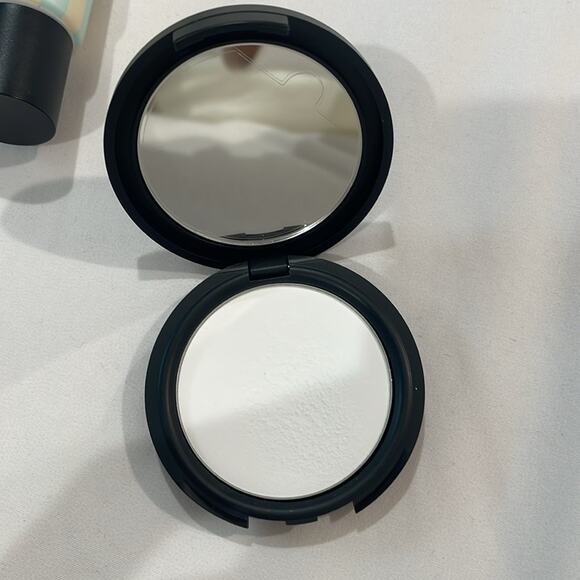 Assorted Travel Make Up Primer and Face Powder 5 pcs - Picture 7 of 8